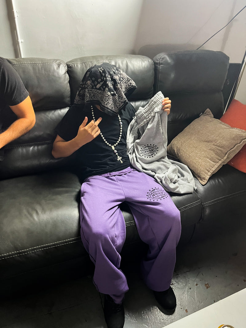 Globe Sweats